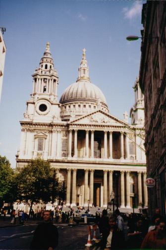 stpauls4.jpg (31411 bytes)